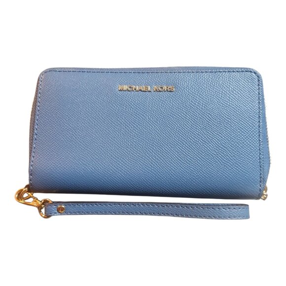 Michael Kors Handbags - Michael Kors NEW Jet Set Travel Large Flat Multifunction Phone Case Wallet